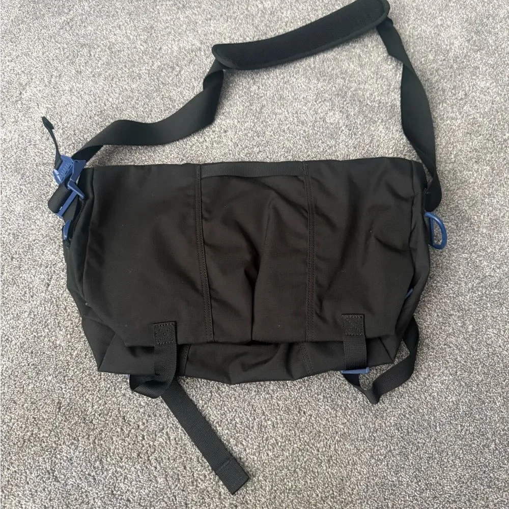 Timbuk2 Flight Classic Black Messenger Bag